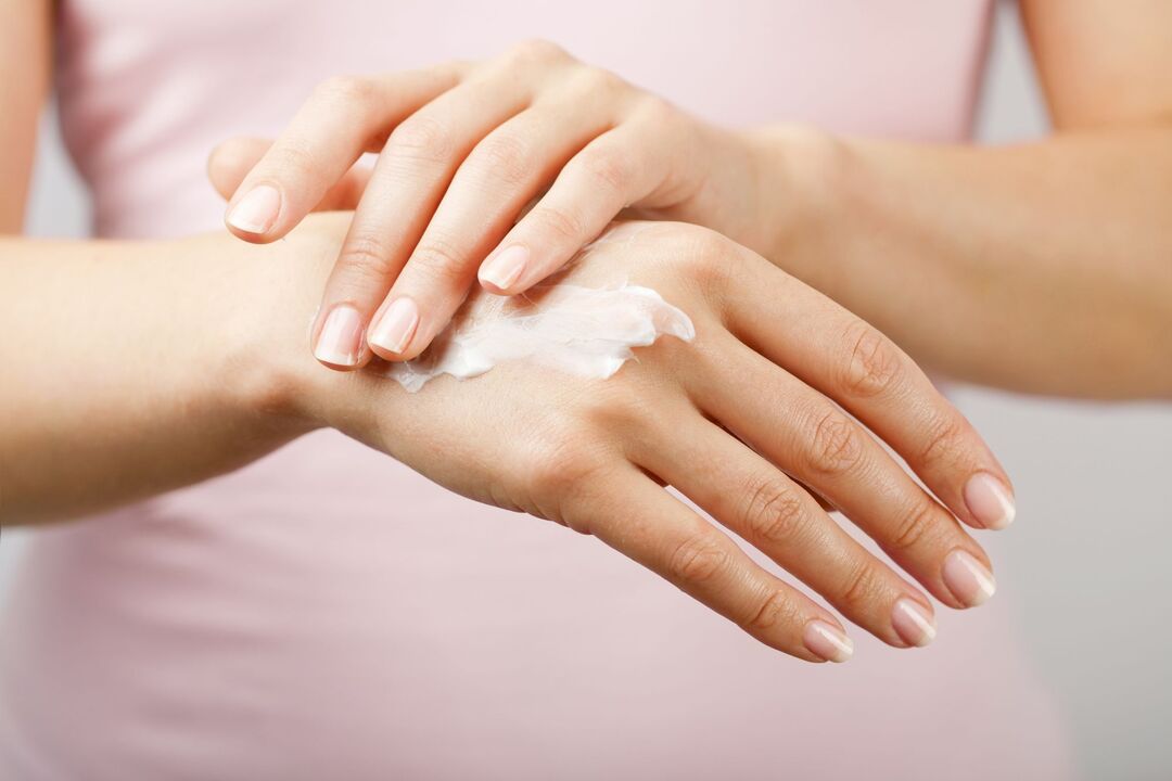 Pilzbehandlung mit Keramin-Creme