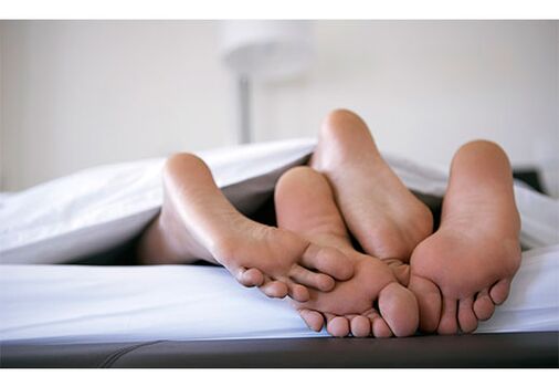 Sexueller Kontakt ist der Hauptübertragungsweg des humanen Papillomavirus